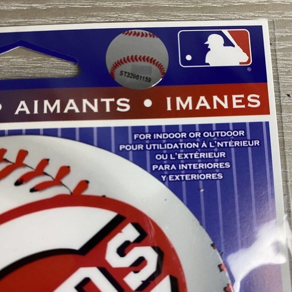 Cincinnati Reds‎ Baseball Magnet NEW in package MLB Auto Truck Car Sticker Decal - Picture 2 of 3